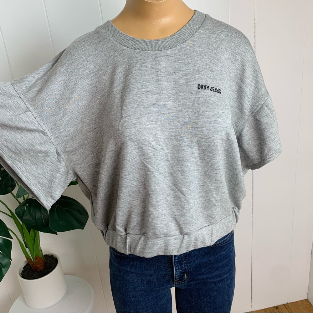 NWT DKNY Jeans Cropped Flutter Sleeve T-Shirt Avenue Grey